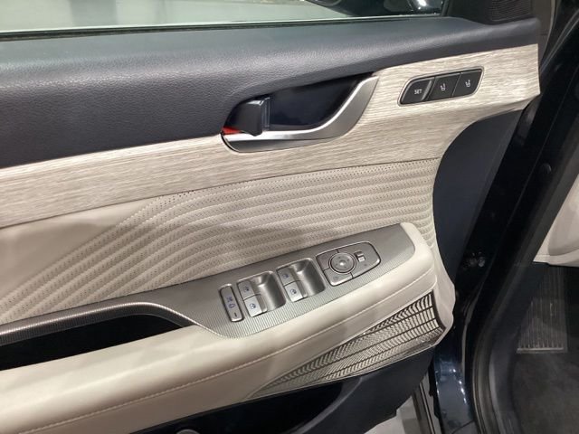 Used 2024 White Hyundai Calligraphy image 22