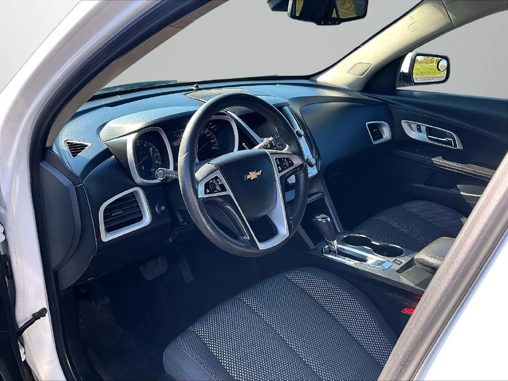 Used 2016 White Chevrolet LT image 13