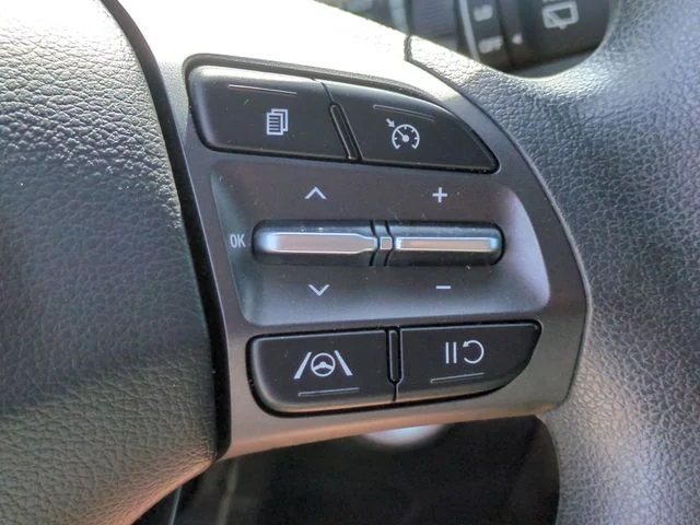 Used 2023 Black Hyundai SEL image 18