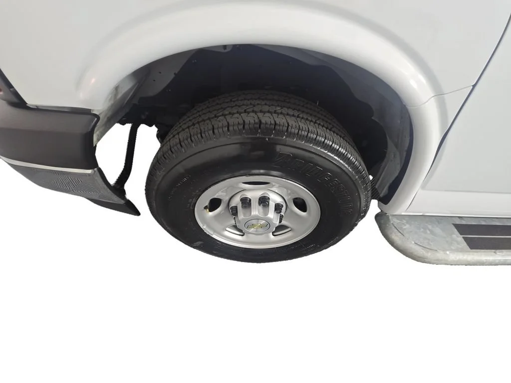 Used 2024 Summit White Chevrolet WT image 9