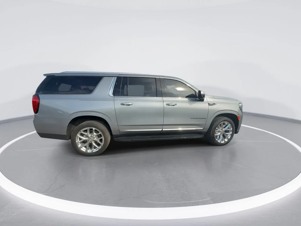 Used 2023 Silver GMC SLT image 9