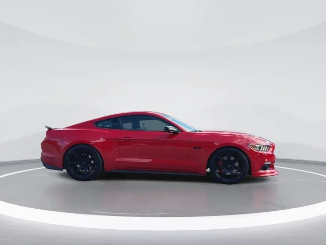 Used 2017 Red Ford GT Premium image 9