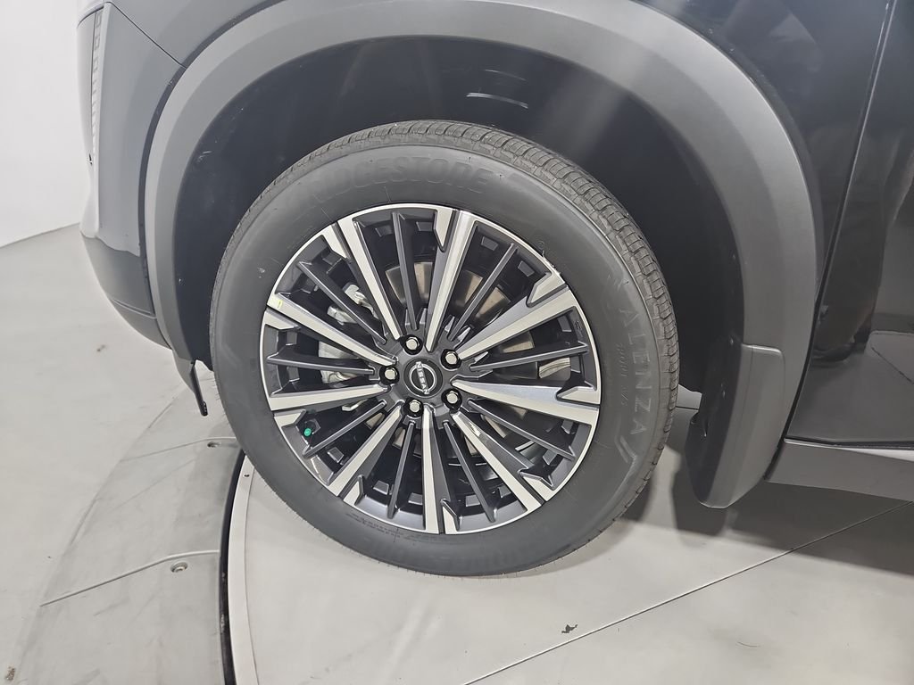 New 2026 Super Black Nissan Platinum image 26