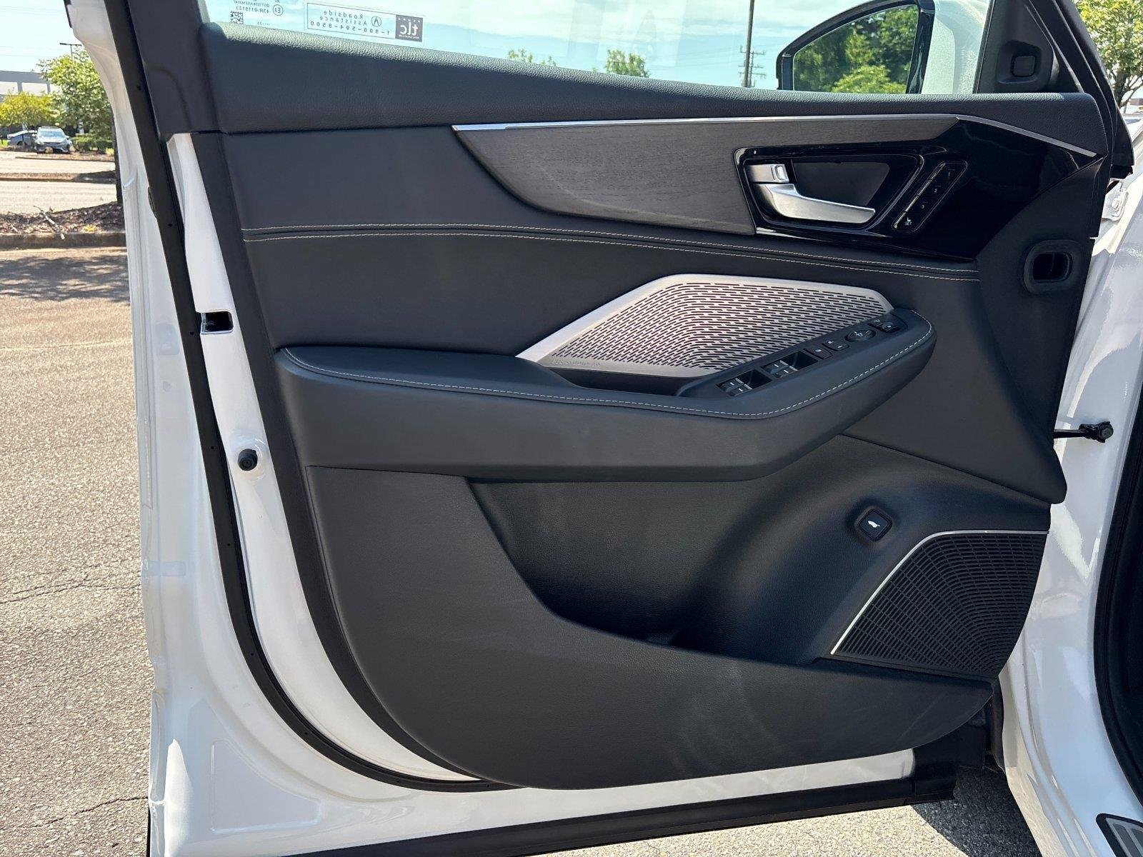 Used 2023 Platinum White Pearl Acura w/Advance Package image 13
