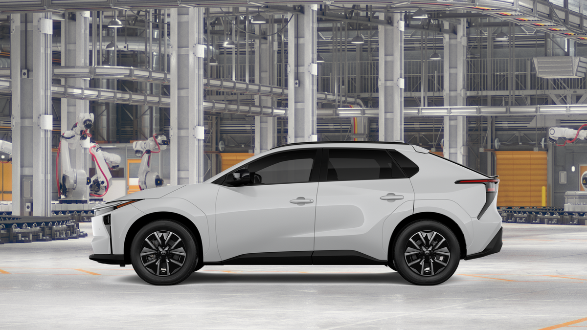 New 2026 Wind Chill Pearl Toyota XLE image 4