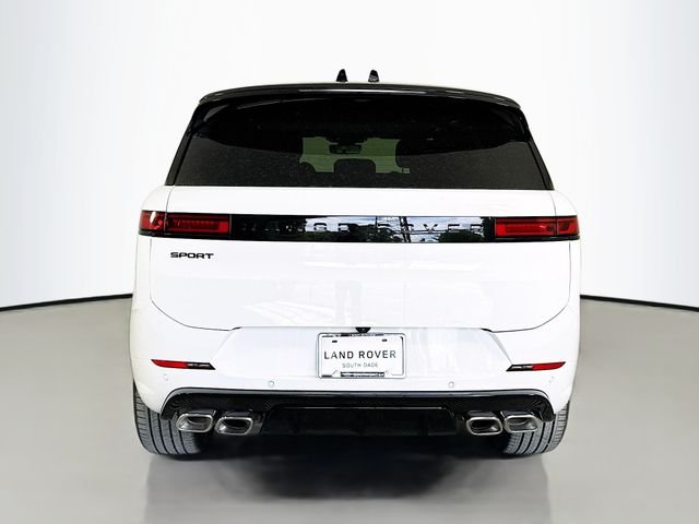 New 2026 Fuji White Land Rover Dynamic SE image 6