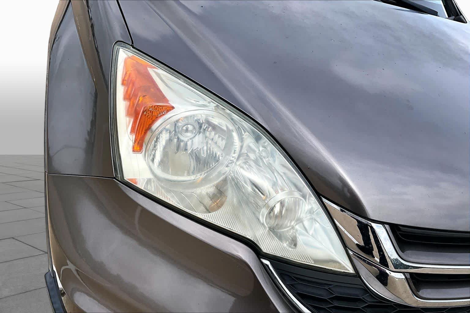 Used 2011 Polished Metal Metallic Honda EX-L image 26