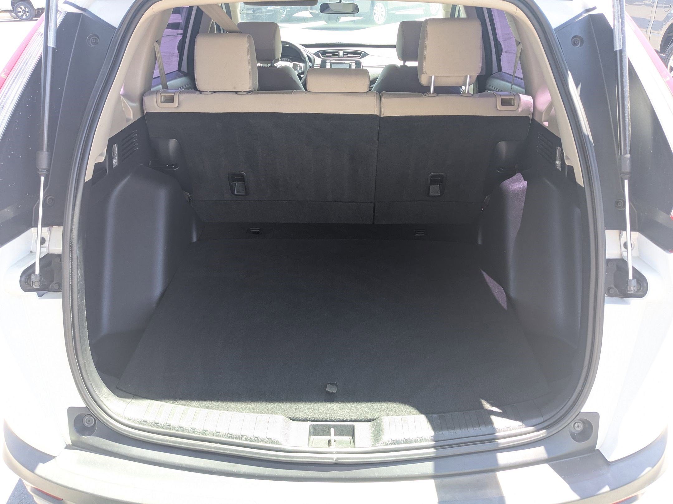 Used 2019 Platinum White Pearl Honda LX image 29
