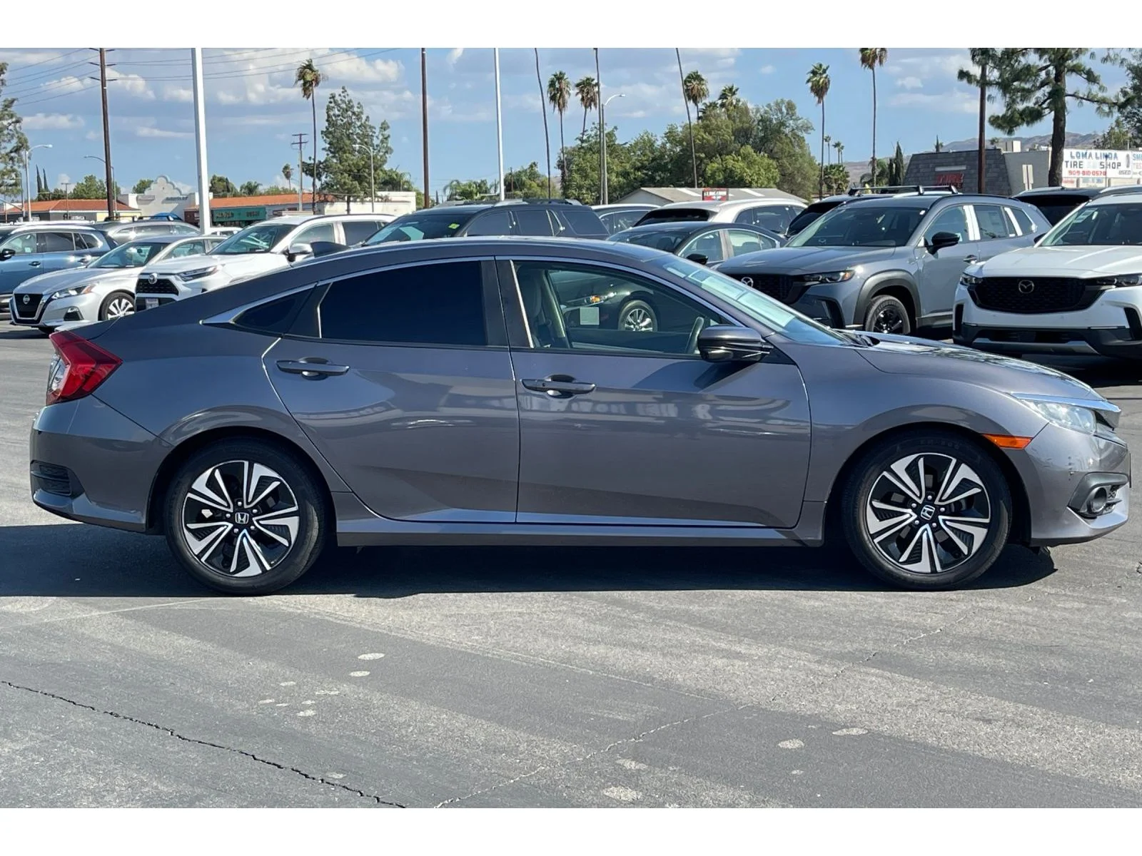 Used 2018 Modern Steel Metallic Honda EX-T image 7