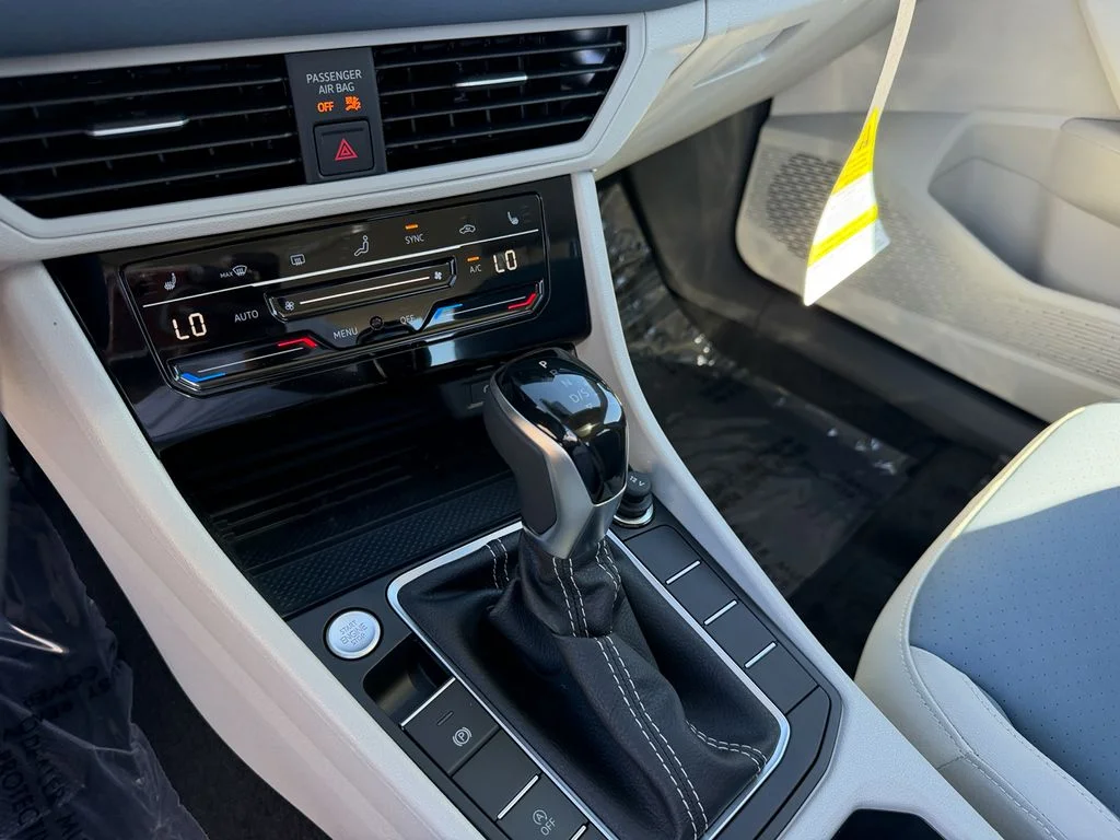 New 2026 Deep Black Pearl Volkswagen 1.5T SE image 19