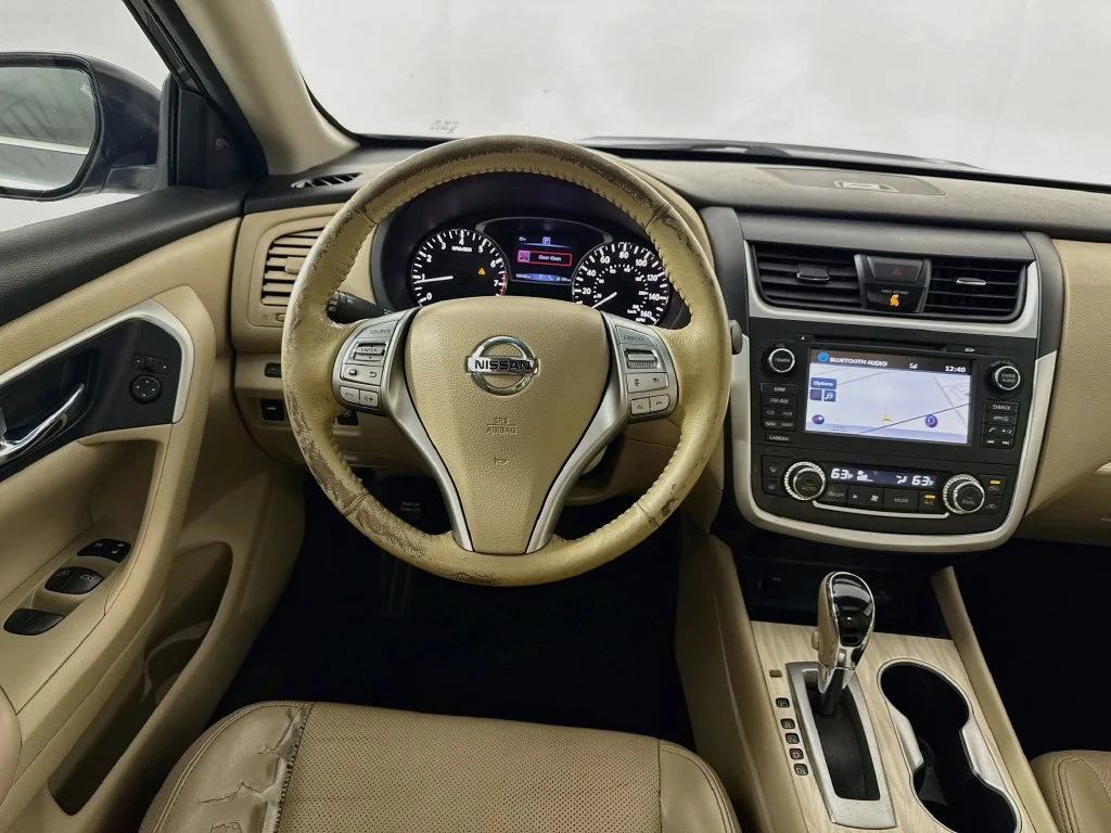 Used 2017 Gray Nissan 2.5 SL image 28