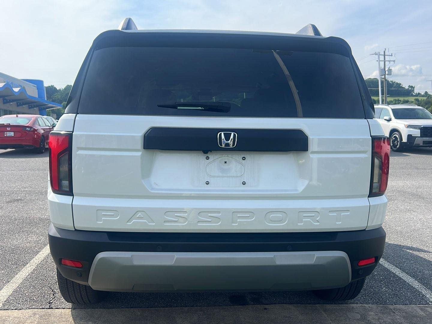 Used 2026 Platinum White Pearl Honda RTL image 4