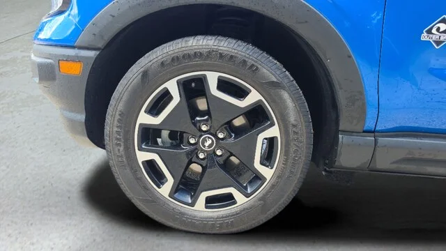 Used 2022 Blue Metallic Ford Outer Banks image 24