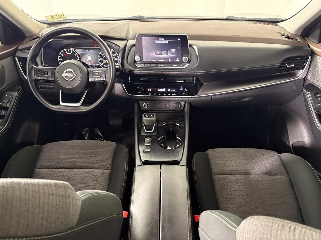 Used 2022 Gray Nissan SV image 31