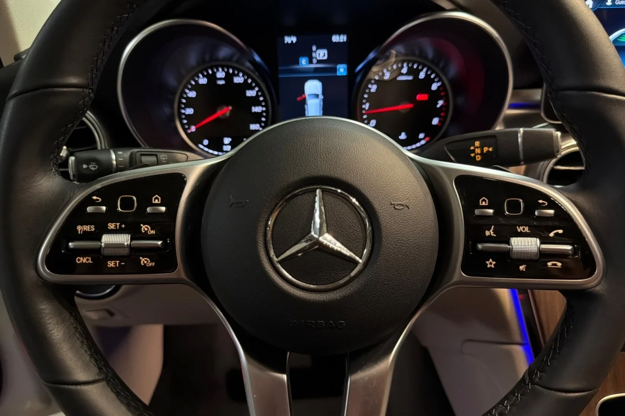 Certified Used 2022 Polar White Mercedes-Benz GLC 300 image 22