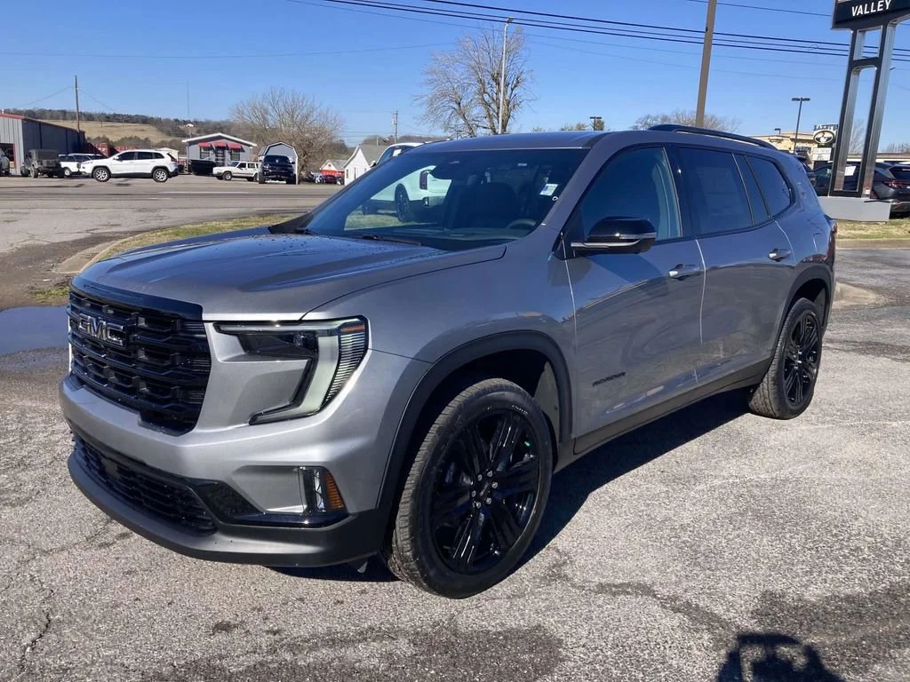 New 2026 Sterling Metallic GMC Elevation image 8
