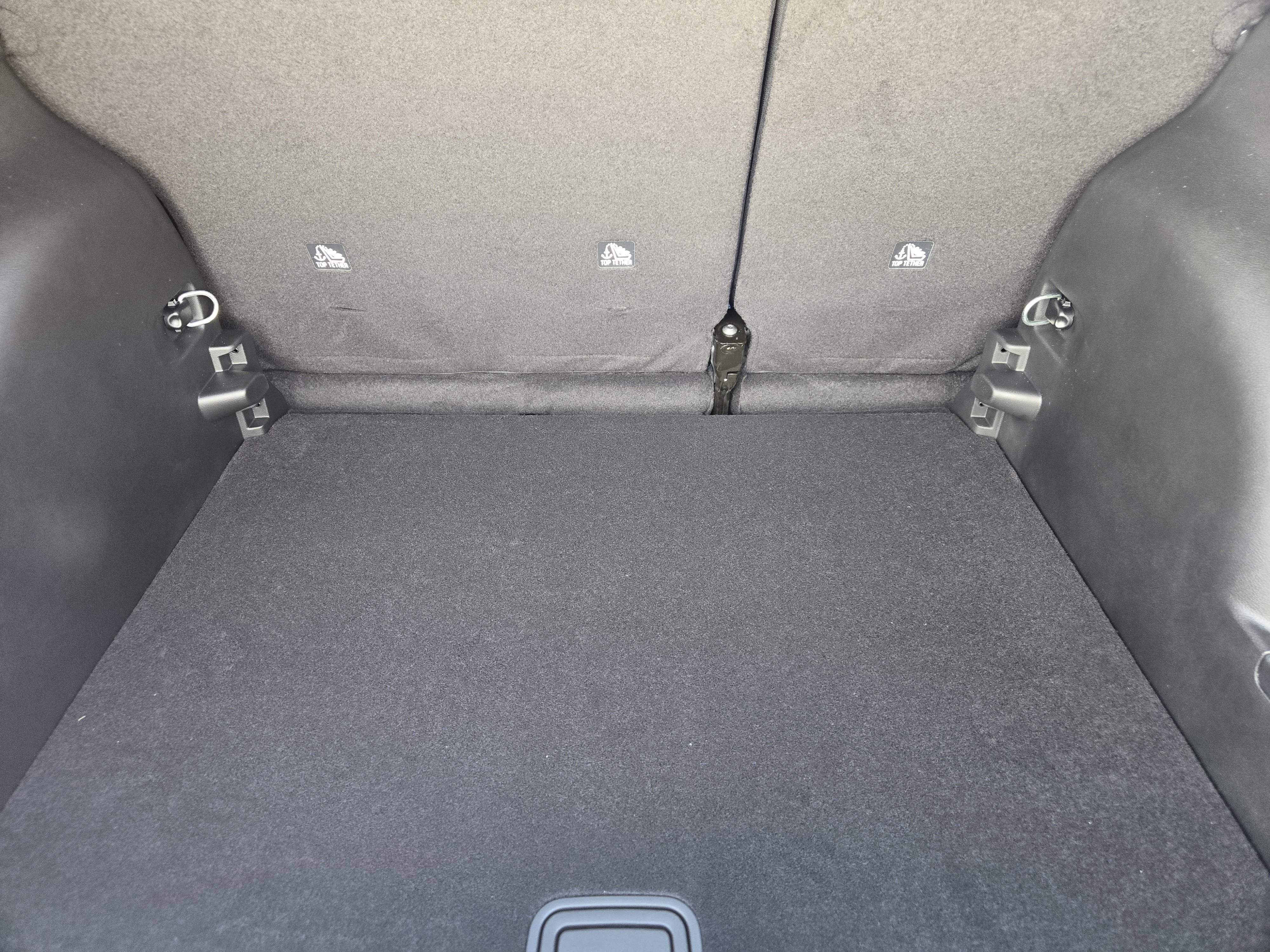 New 2026 Bright White Clear-Coat Exterior Paint Jeep Latitude Altitude image 22