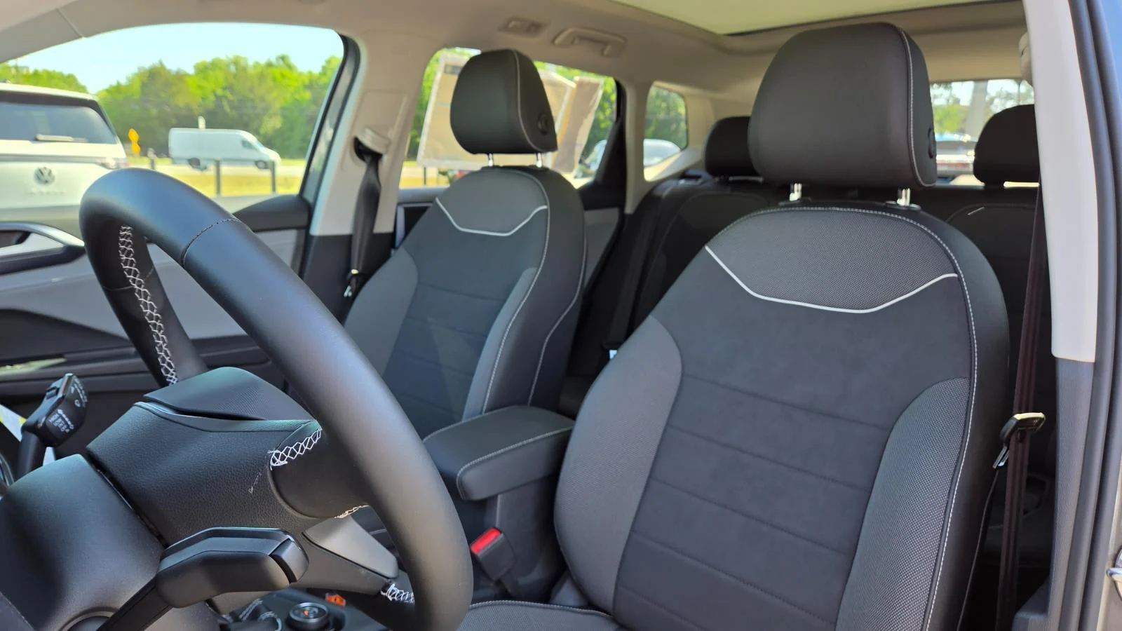 2024 Volkswagen Taos SE - Photo 22