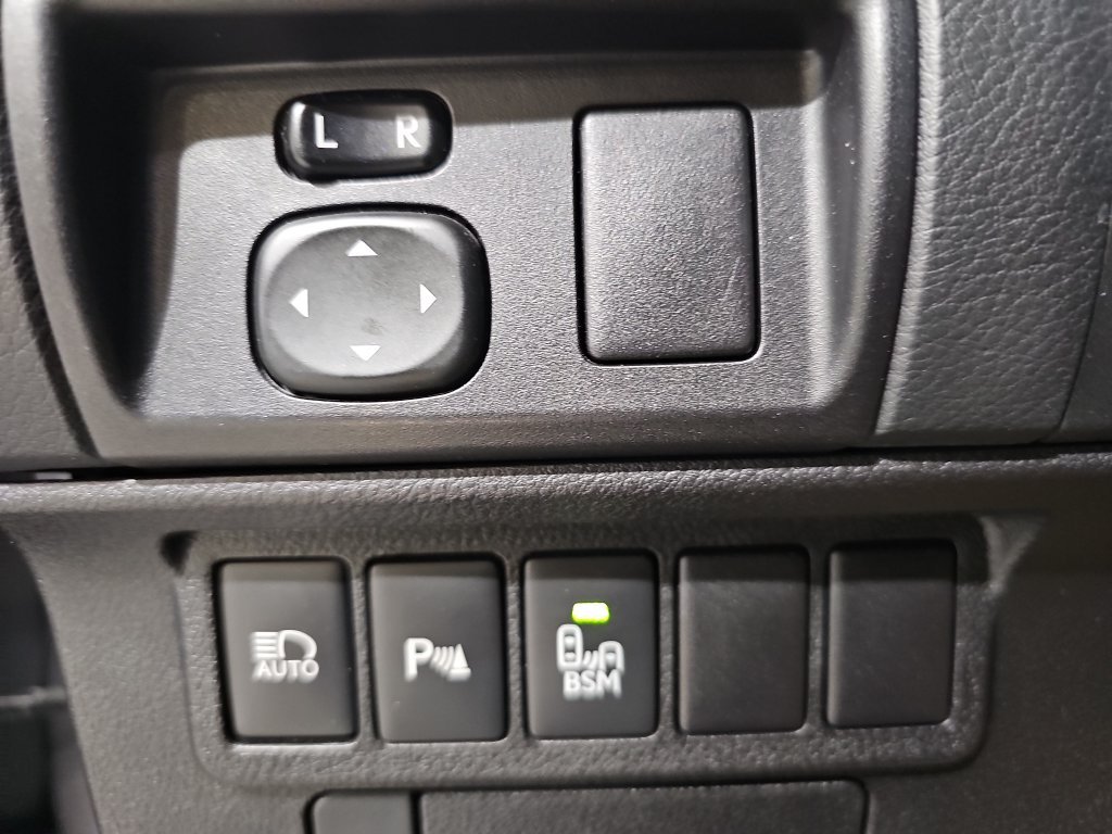 Used 2016 Gray Lexus 300h image 28