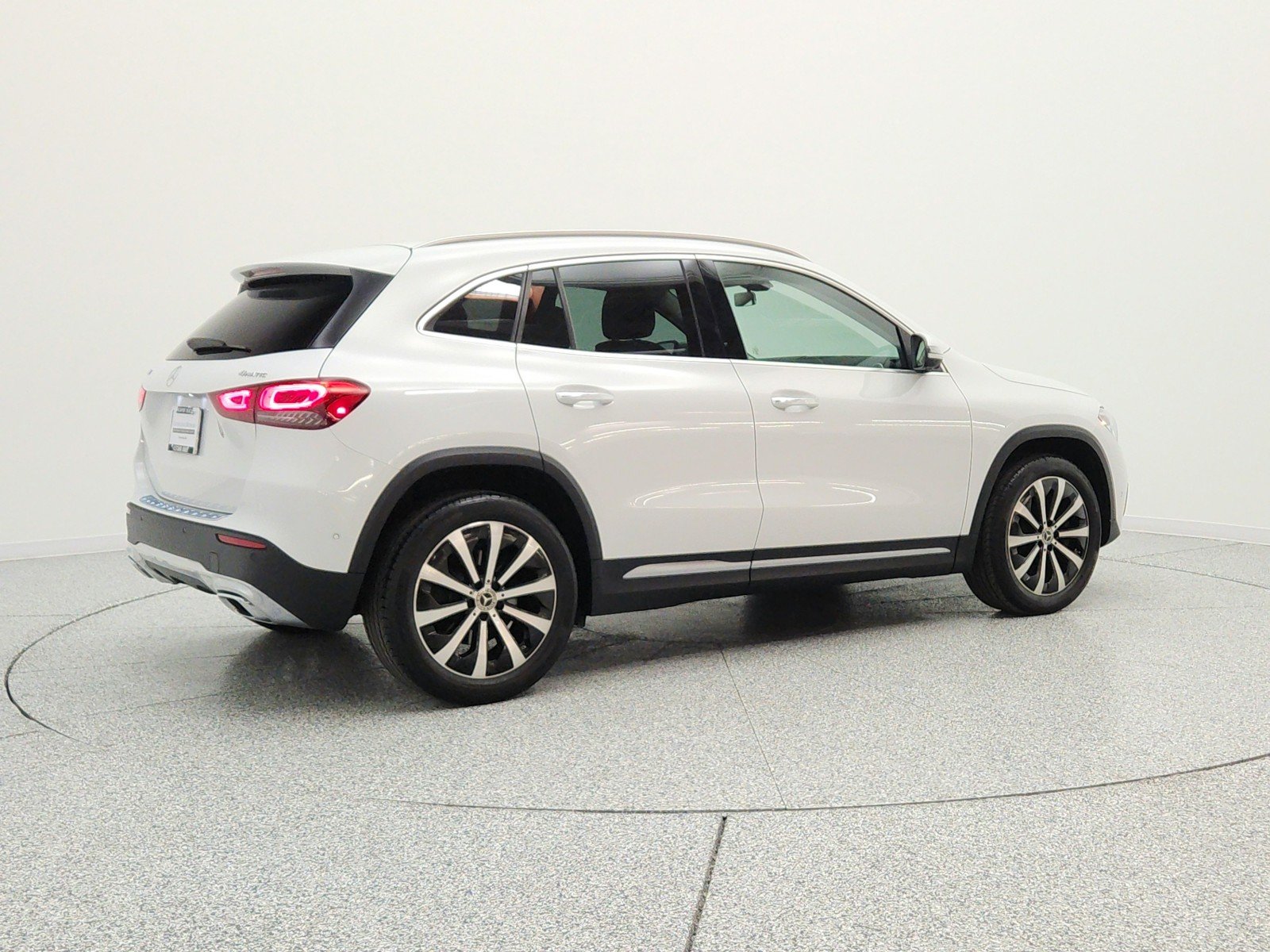 Used 2021 Digital White Metallic Mercedes-Benz GLA 250 4MATIC® SUV image 5