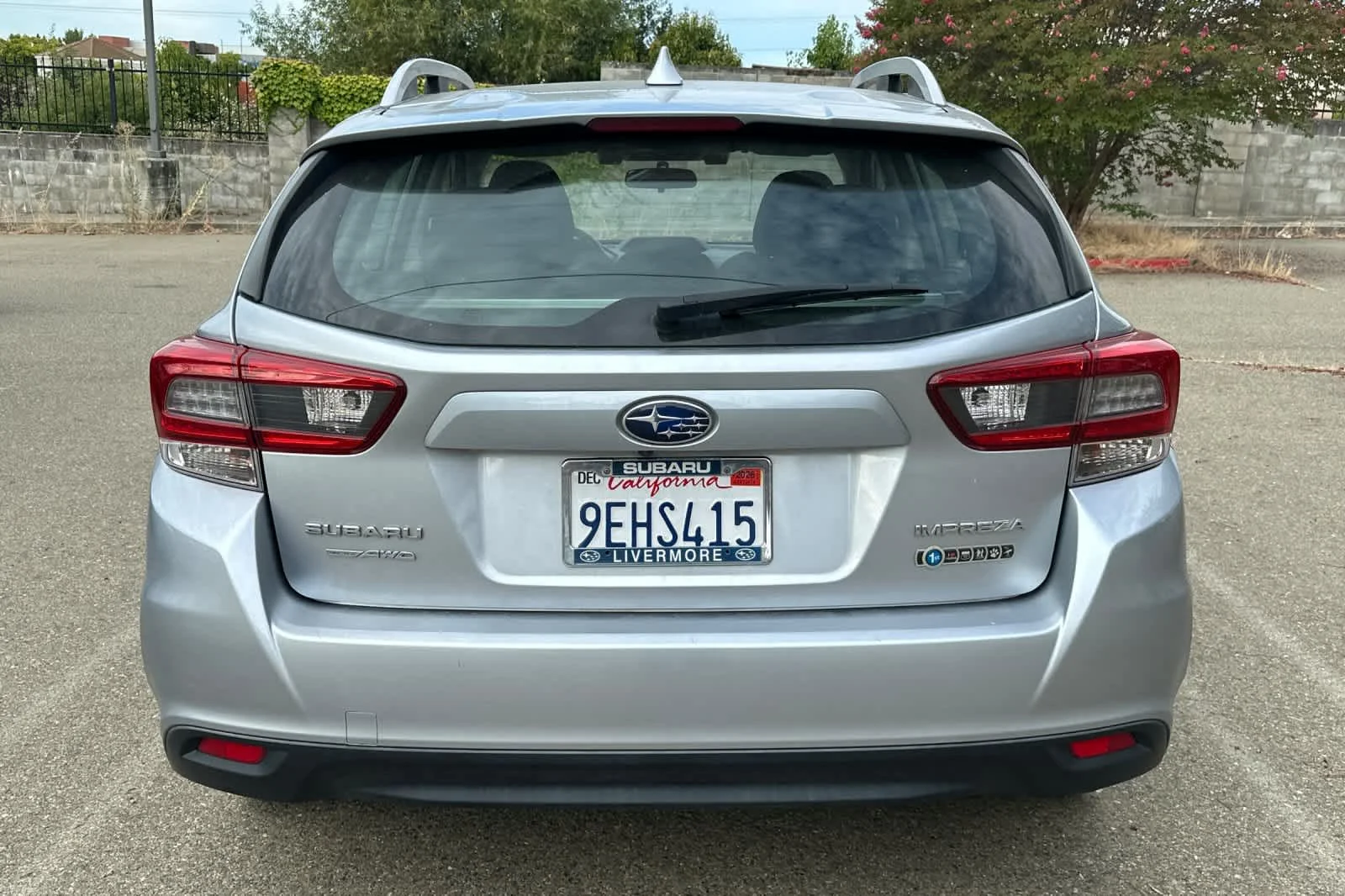 Used 2023 Ice Silver Metallic Subaru Premium image 5