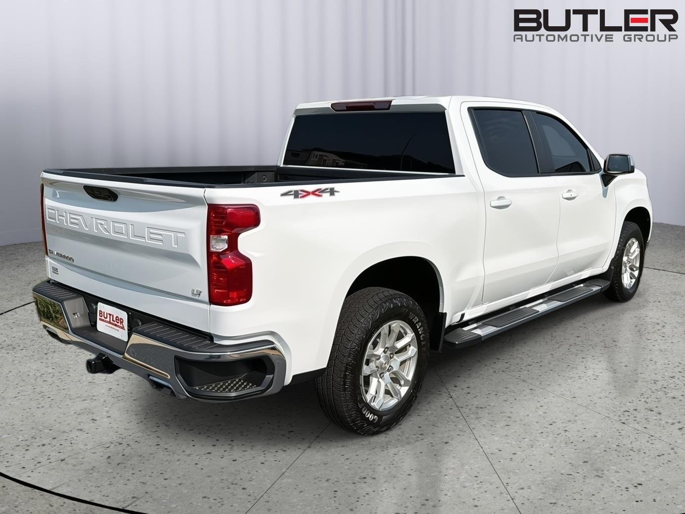 Used 2025 Summit White Chevrolet LT image 6