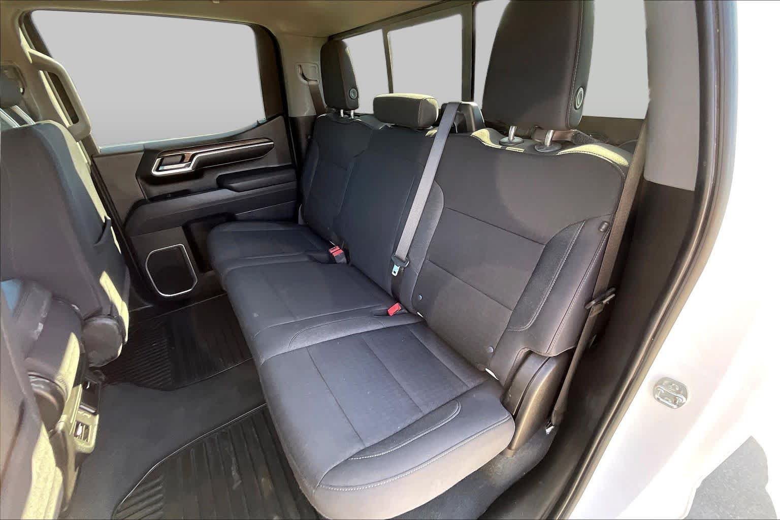 Used 2025 Summit White Chevrolet LT image 20