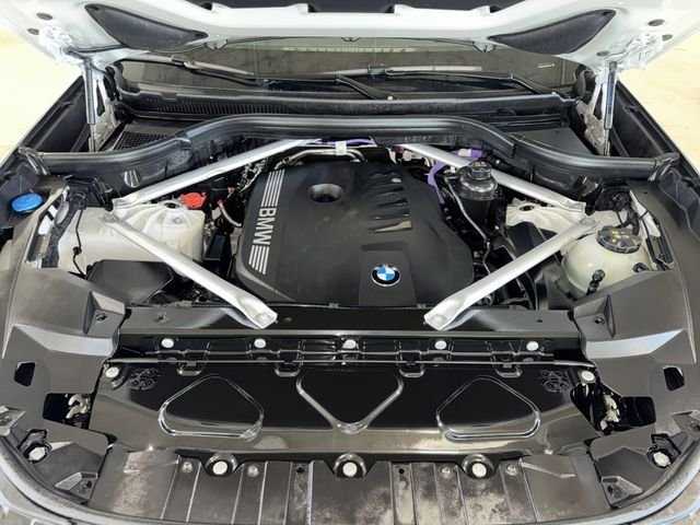 Certified Used 2026 Mineral White Metallic BMW xDrive40i image 35