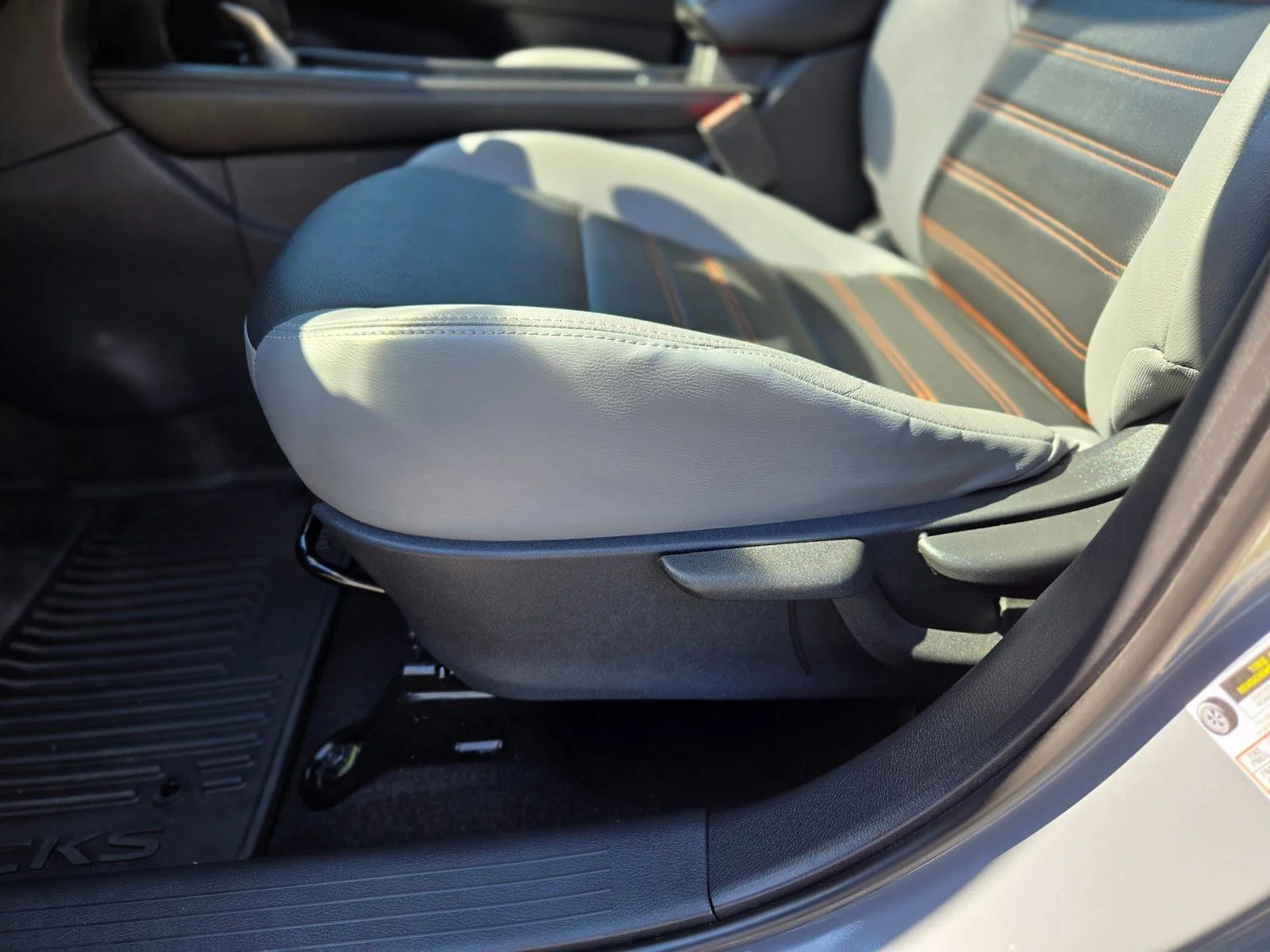 Used 2024 Gray/Super Black Nissan SR image 16