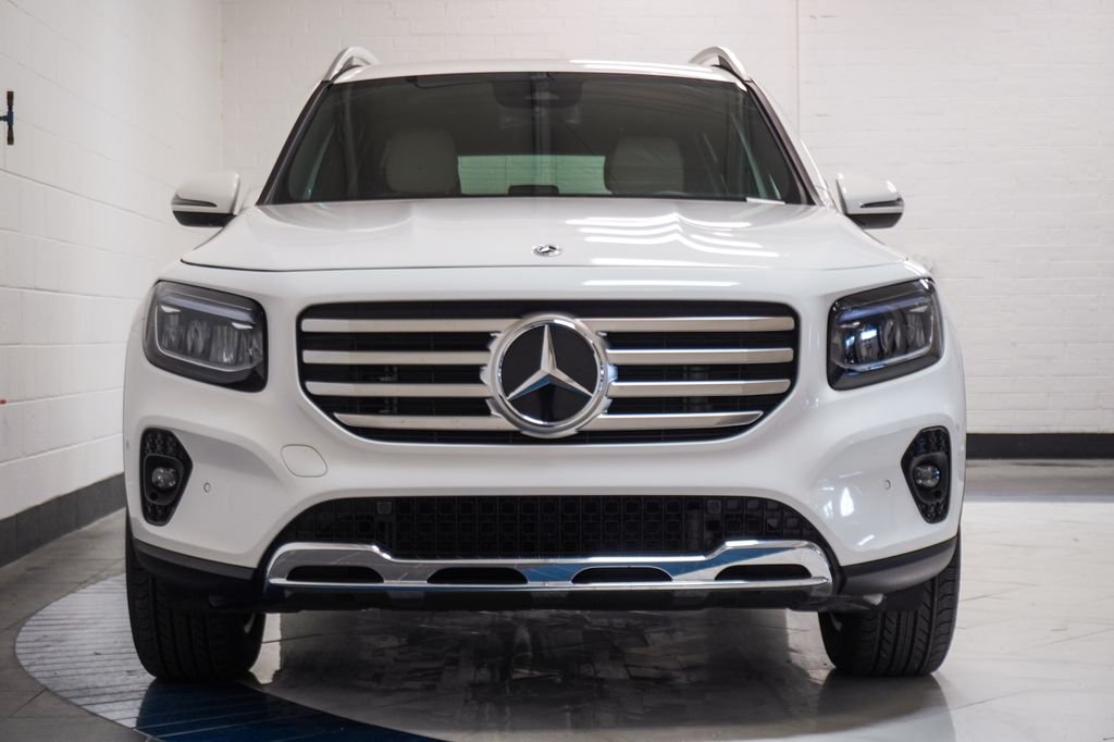 Used 2025 White Mercedes-Benz GLB 250 image 32