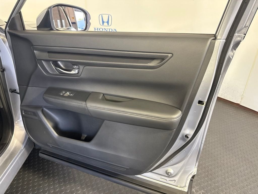 Certified Used 2024 Lunar Silver Metallic Honda LX image 5