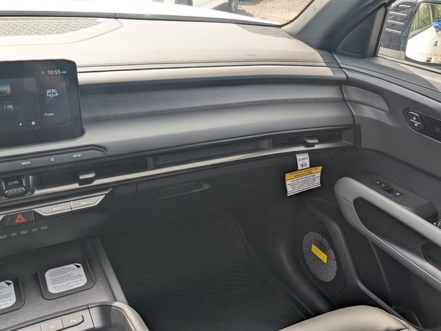 New 2027 Glacial White Kia X-Line SX image 17