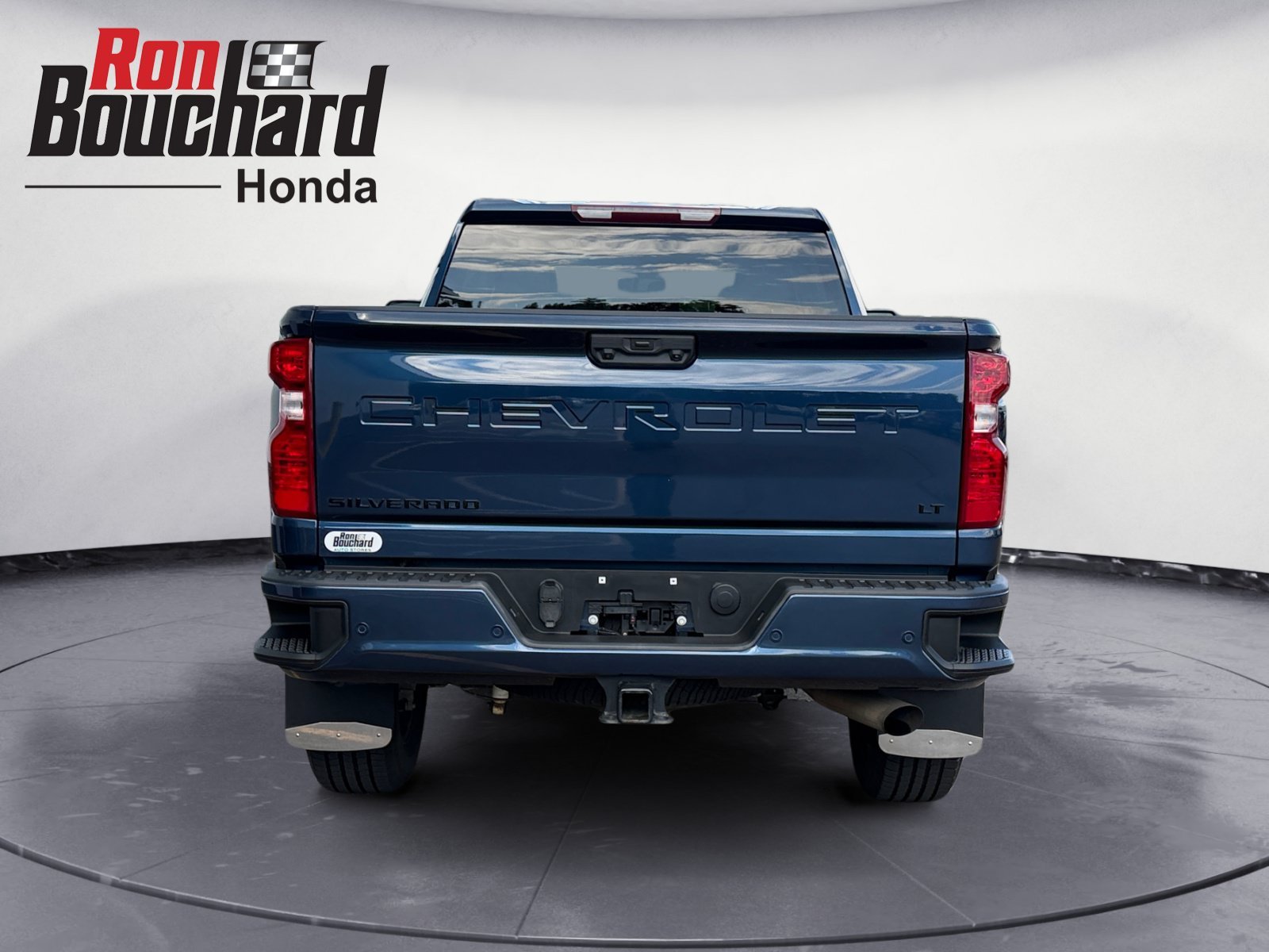 Used 2021 Northsky Blue Metallic Chevrolet LT image 3