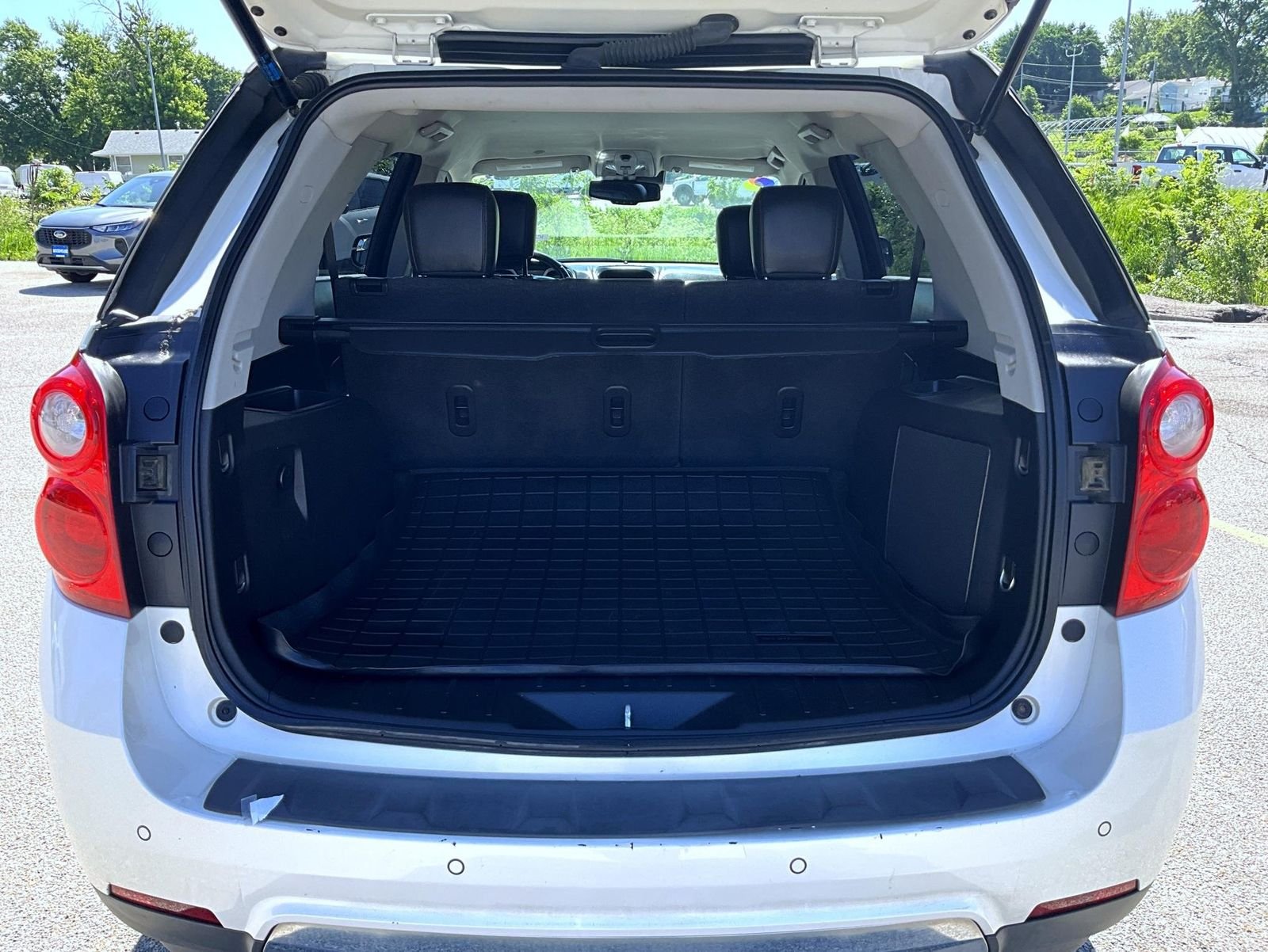 Used 2013 White Chevrolet LTZ image 9