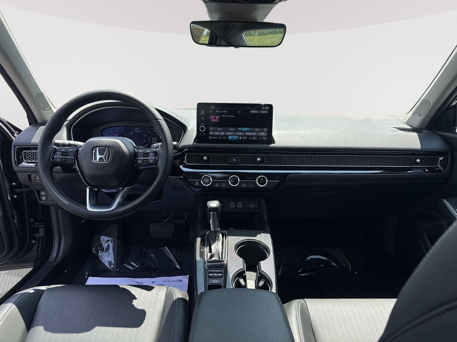 Used 2023 Crystal Black Pearl Honda Touring image 25