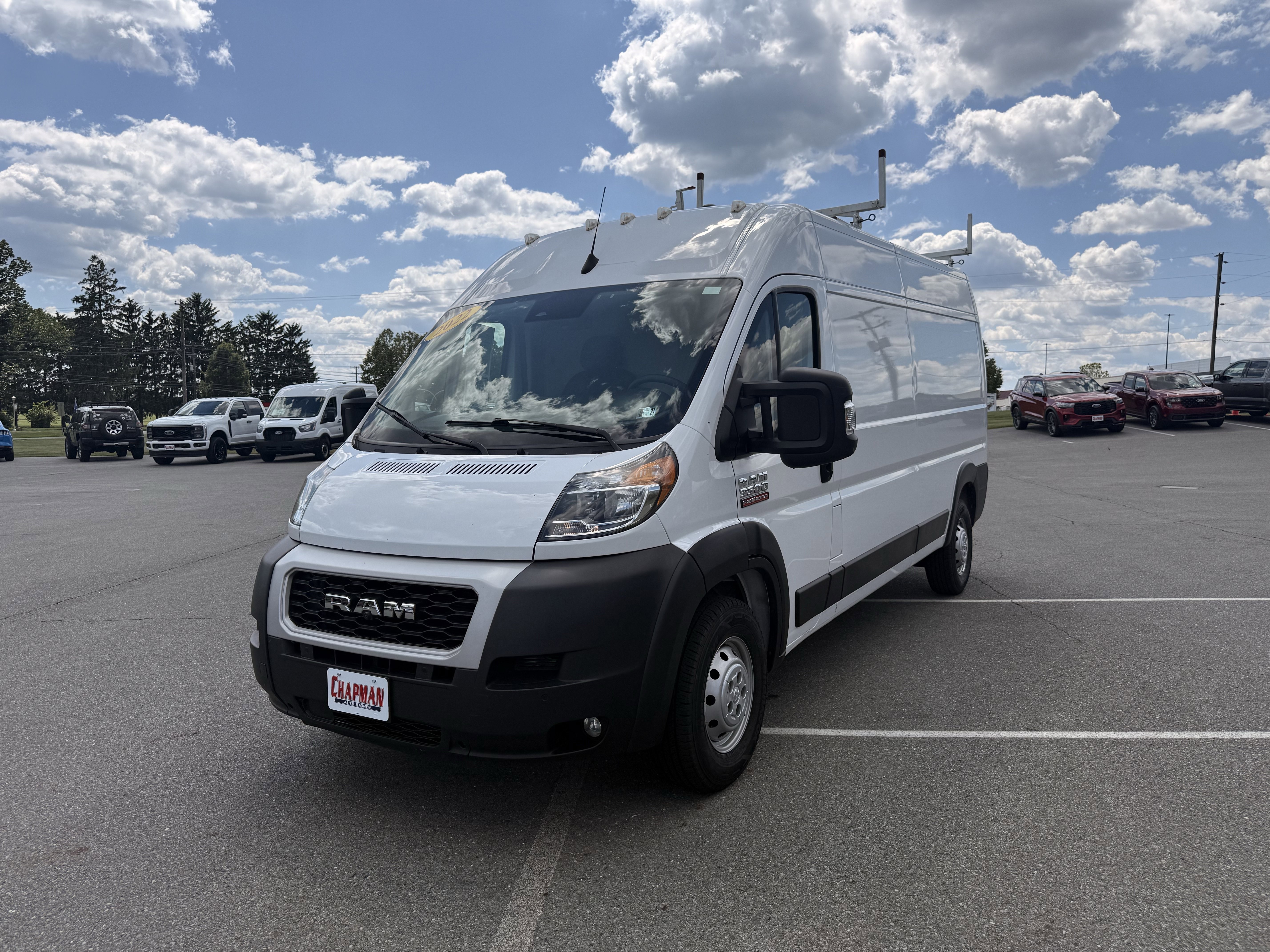 Used 2022 White Ram High Roof image 3