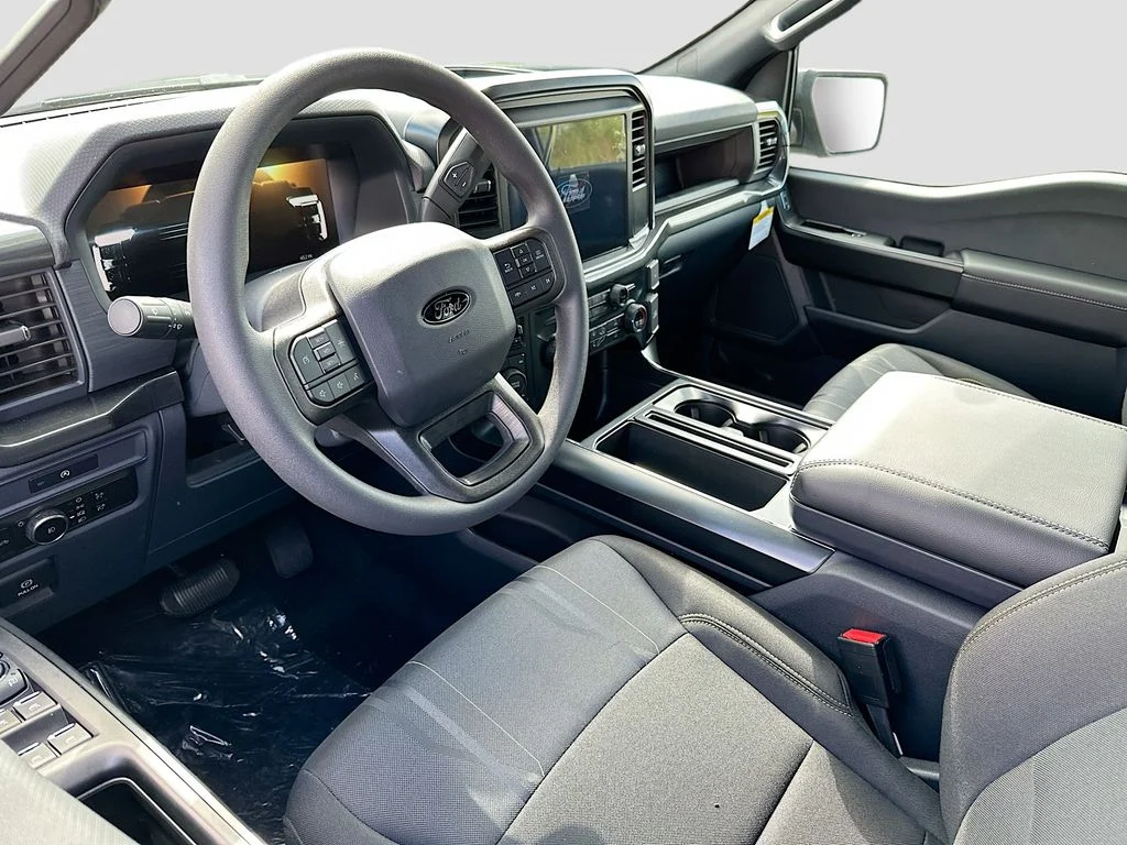 2025 Ford F-150 STX - Photo 6