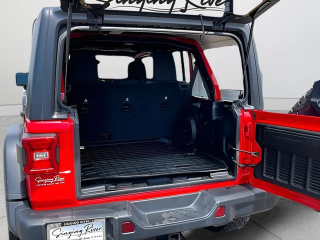 Used 2018 Red Jeep Unlimited Rubicon image 29