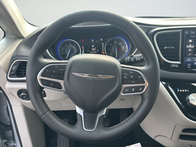 Used 2024 Silver Chrysler Touring L image 32