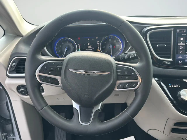 Used 2024 Silver Chrysler Touring L image 32