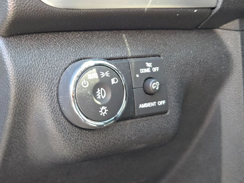 Used 2015 White GMC SLT-1 image 25