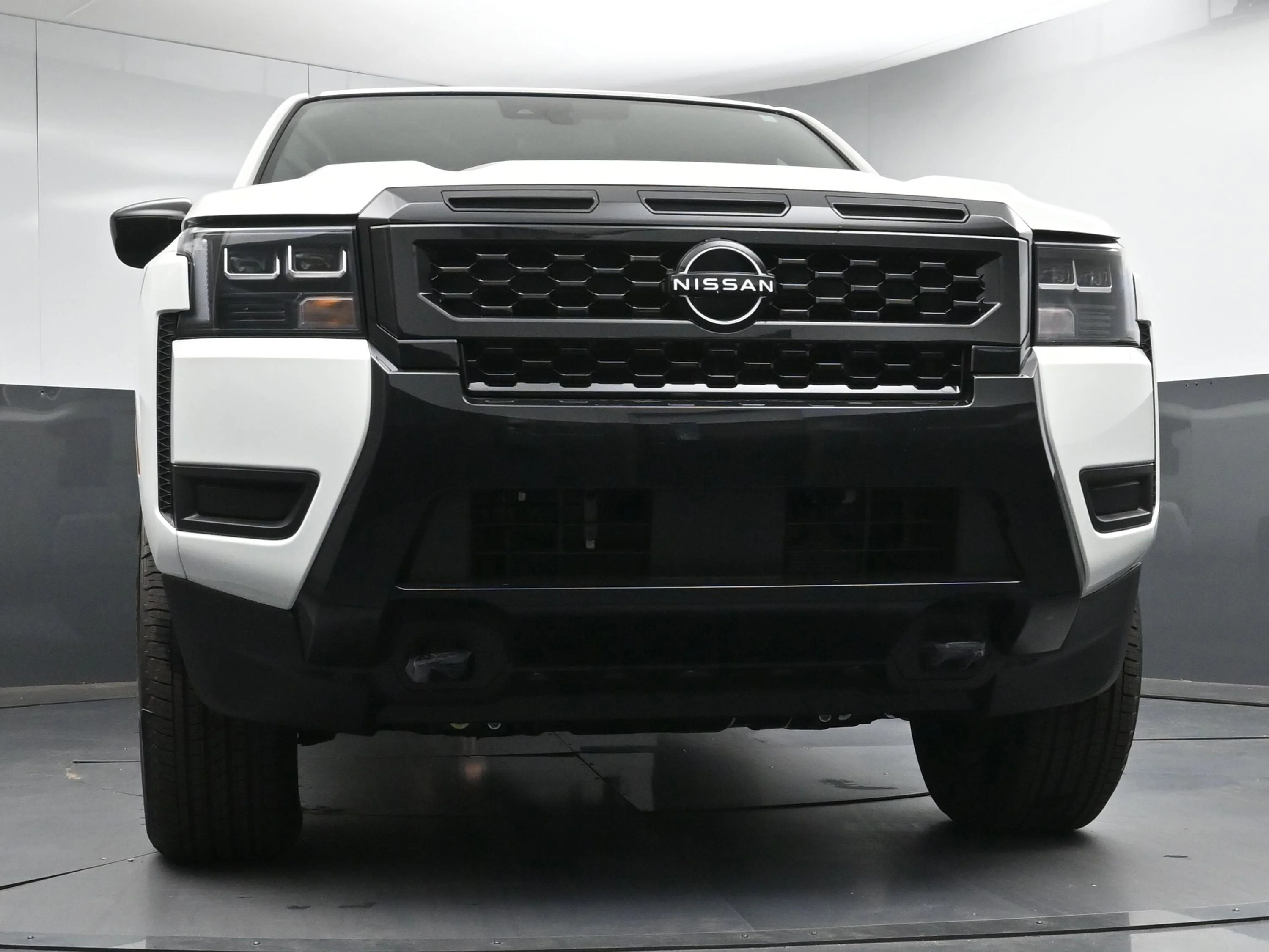 New 2026 Glacier White Nissan Crew Cab SV image 22