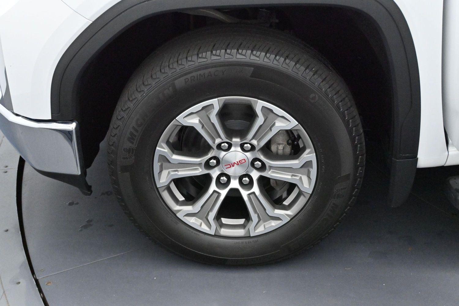 Used 2022 Summit White GMC SLT image 33
