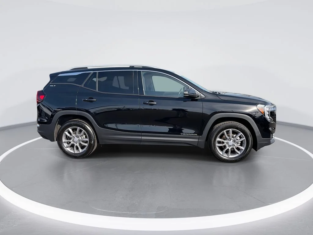 Used 2024 Black GMC SLT image 9