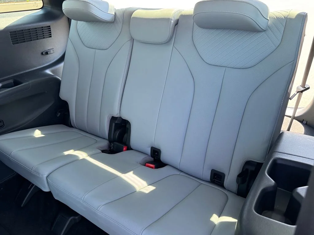 Used 2025 Silver Hyundai SEL image 18