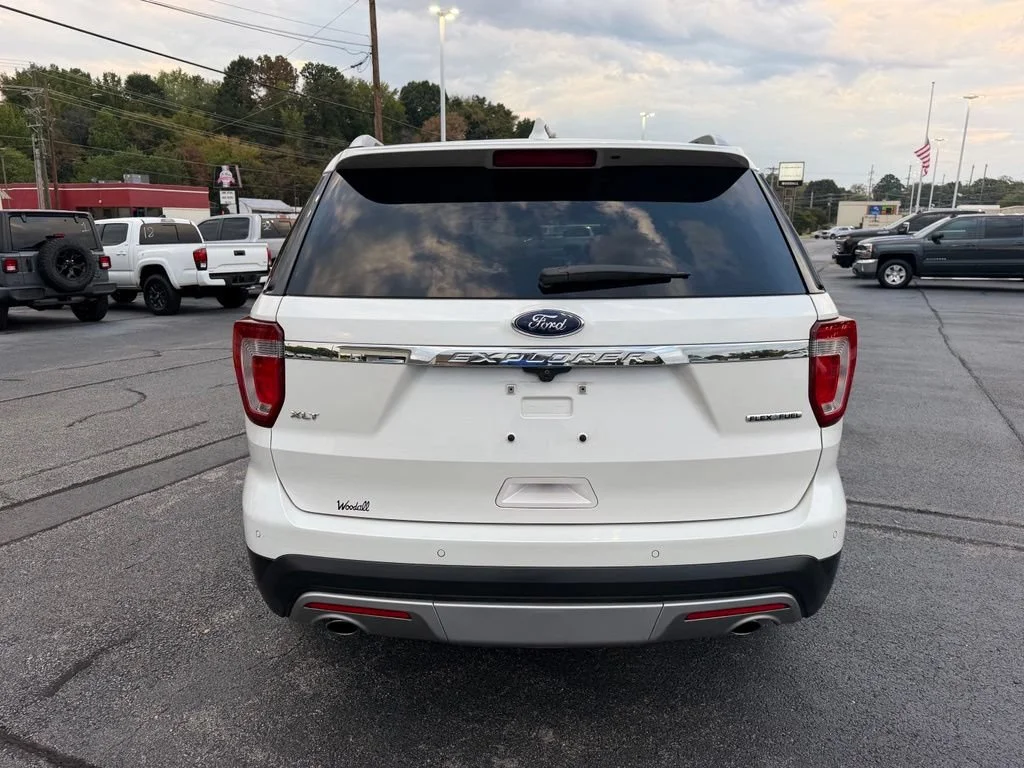 Used 2016 White Ford XLT image 7