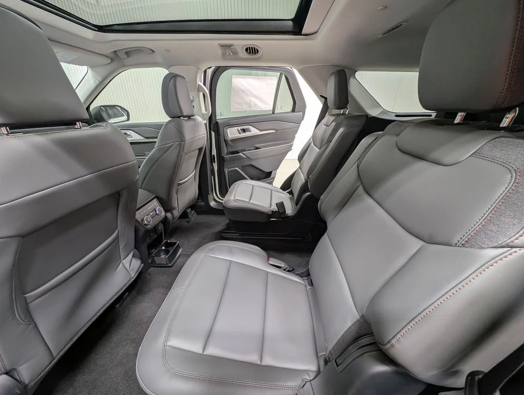New 2026 Star White Metallic Tri-Coat Ford Active image 13