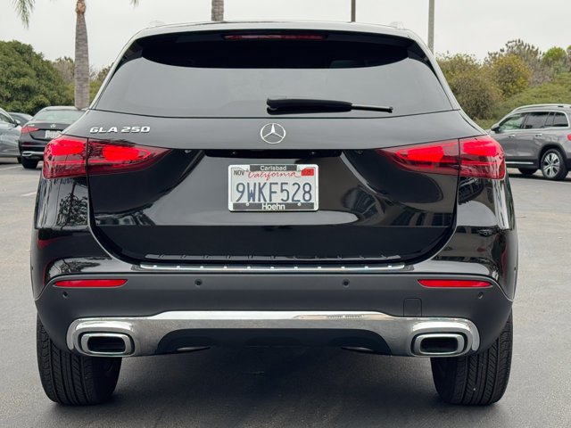 Used 2026 Cosmos Black Metallic Mercedes-Benz GLA 250 image 12