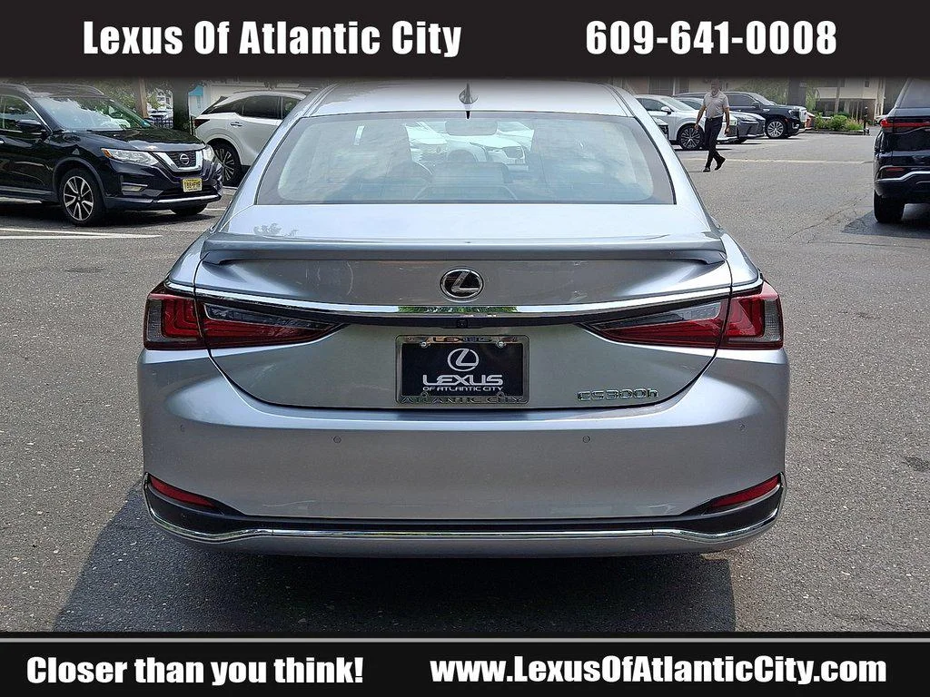 Certified Used 2025 Iridium Lexus ES 300h image 5