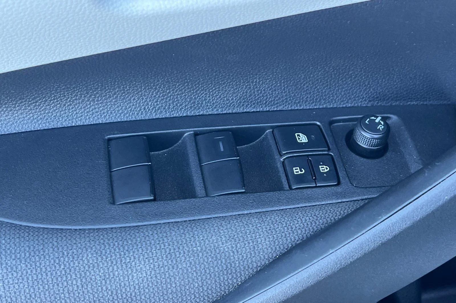Used 2026 Wind Chill Pearl Toyota SE image 11